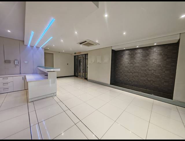 572M² OFFICE TO LET IN RANDJESPARK